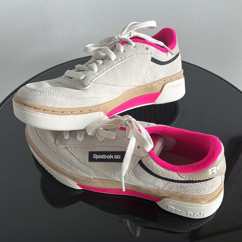 NEVER WORN retro Reebok